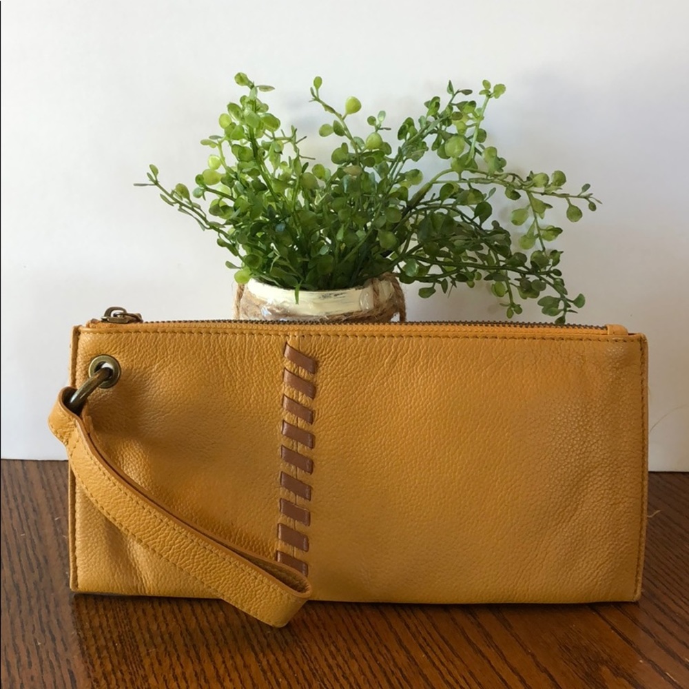 Rachel Roy wristlet